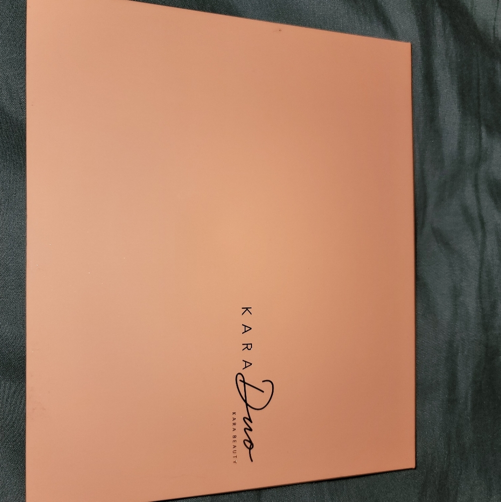Kara Beauty Pro11 Gentle Teaser palette